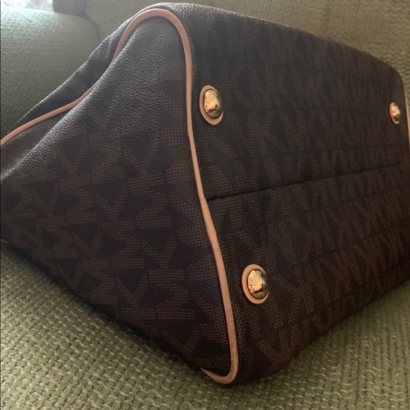 Michael Kors Grayson Satchel - Picture 10 of 16